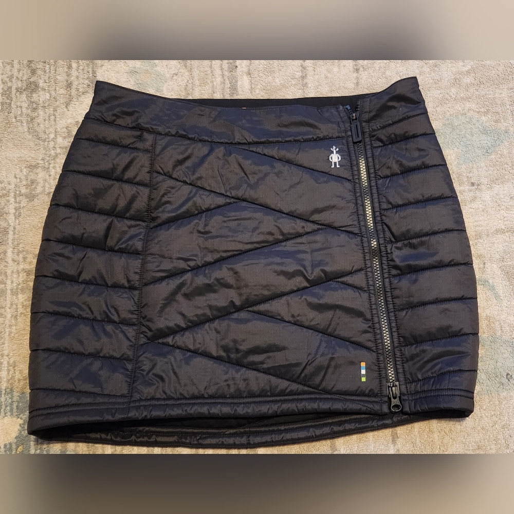 Smartwool Smartloft Zip Skirt. Black. Size M. Like New